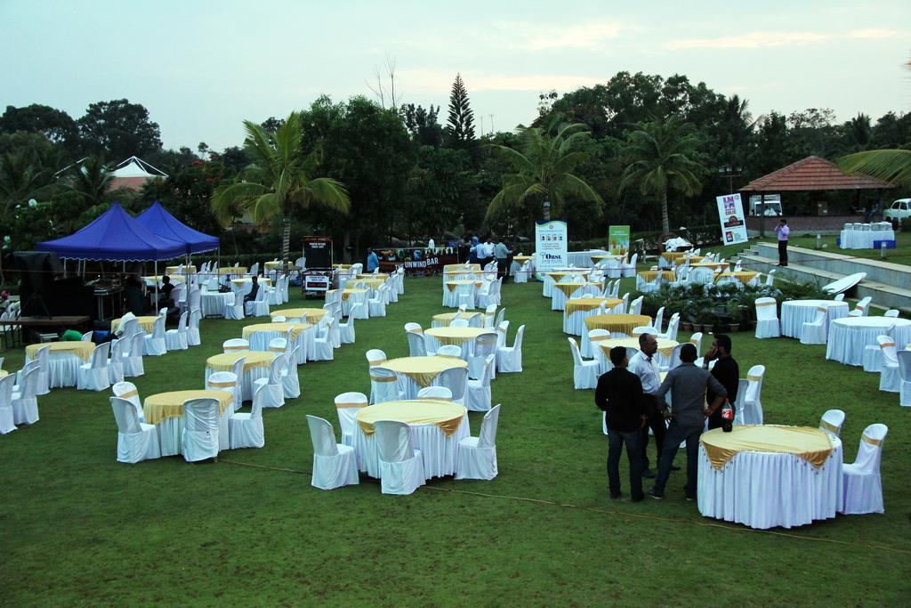 By The Way Hotel Mysore Exterior photo