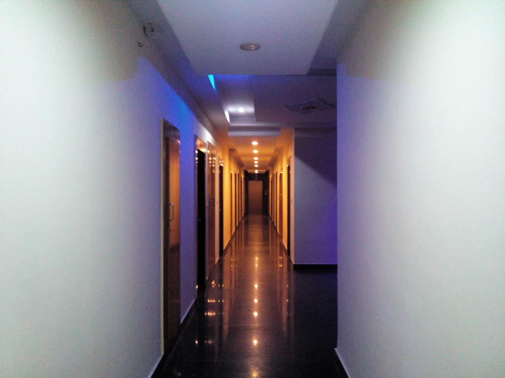 By The Way Hotel Mysore Exterior photo