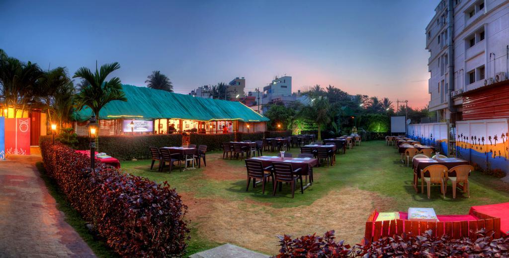 By The Way Hotel Mysore Exterior photo