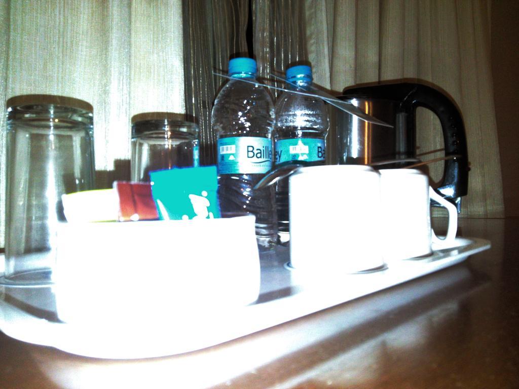 By The Way Hotel Mysore Room photo