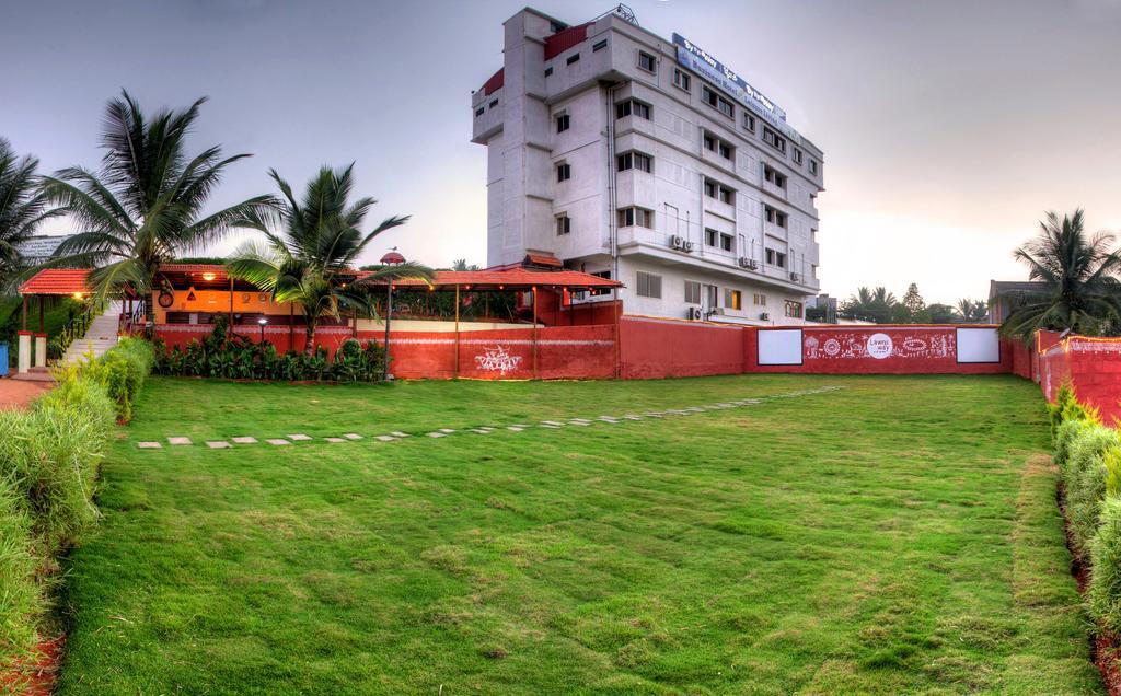 By The Way Hotel Mysore Room photo