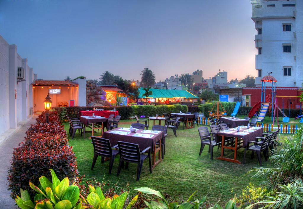 By The Way Hotel Mysore Exterior photo